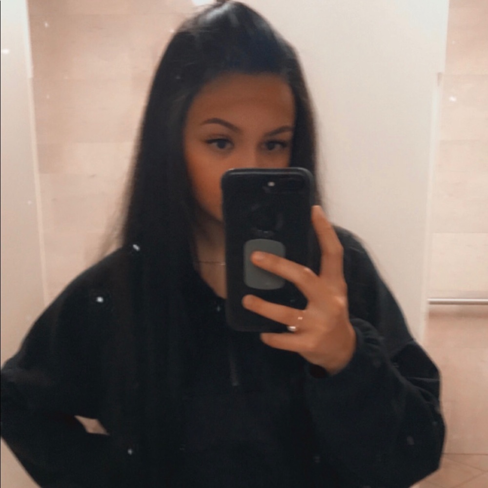 Meet your Posher, Alyssa